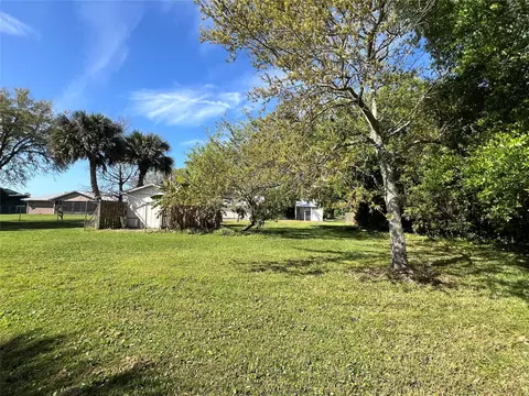 Exterior - 352 SW 85th Ave, Okeechobee, FL 34974 photo 4 of 9