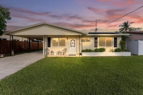 2703 NW 51st Pl, Tamarac, FL 33309