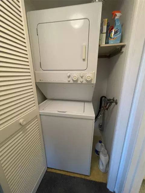 3800 Oaks Clubhouse Dr #402, Pompano Beach, FL 33069