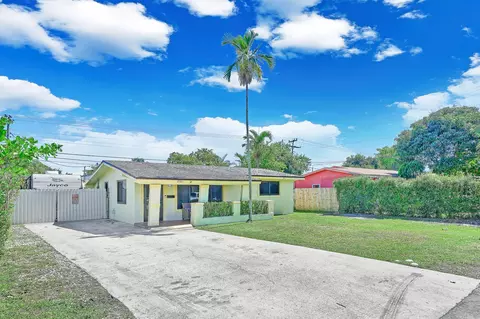 2061 Bahama Dr, Miramar, FL 33023