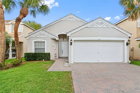 137 Canterbury Pl, Royal Palm Beach, FL 33414