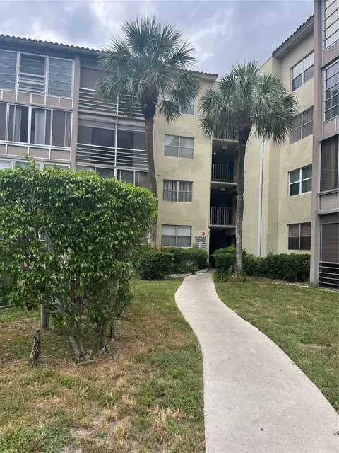 1800 SW 81 Ave N 81 Ave Lauderdale Ave #1418, North Lauderdale, FL 33068