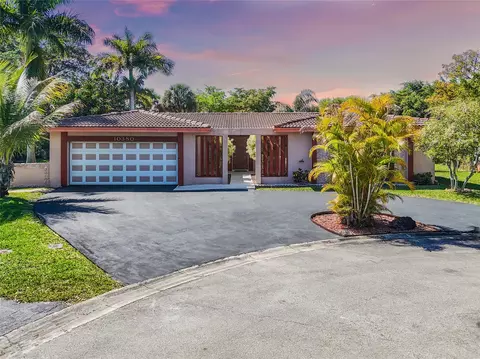 10380 NW 41st St, Coral Springs, FL 33065