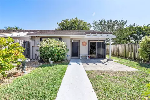 5020 E Lakes Dr #5020, Pompano Beach, FL 33064