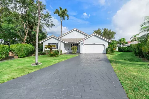 5486 Pine Ln, Coral Springs, FL 33067