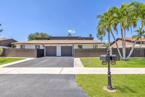 366 SW 27th Ave, Delray Beach, FL 33445