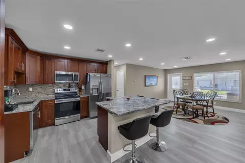 8207 NW 59th Ct, Tamarac, FL 33321