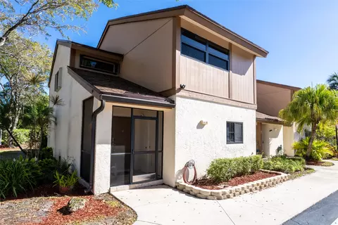 4630 NW 30th St, Coconut Creek, FL 33063