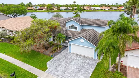 1671 E Oak Knoll Cir, Davie, FL 33324