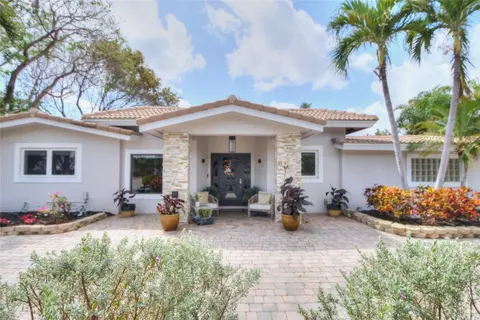 1450 SE 10th St, Deerfield Beach, FL 33441