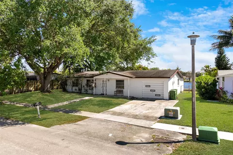 9342 NW 23rd St, Pembroke Pines, FL 33024