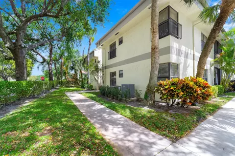 2860 Carambola Cir #2051, Pompano Beach, FL 33066