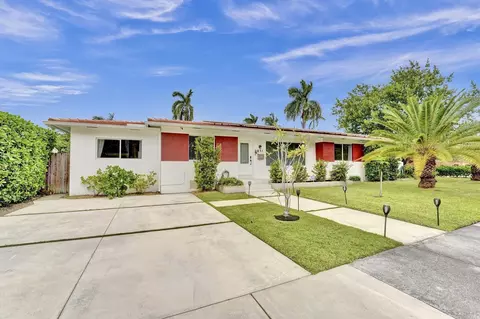 851 Harrison St, Hollywood, FL 33019