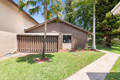 2146 Nova Village Dr #2146, Davie, FL 33317