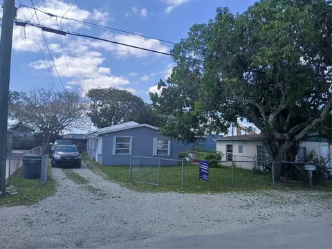 630 NE 43rd St, Oakland Park, FL 33334