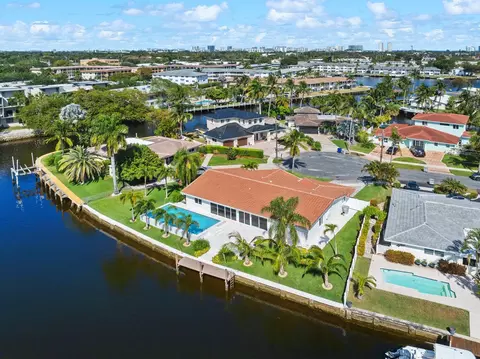 229 SE 3rd Ter, Pompano Beach, FL 33060 photo 2
