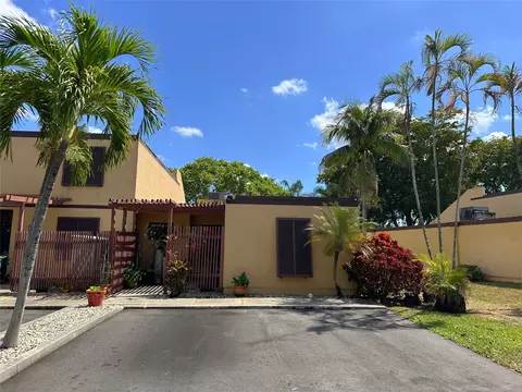 1421 E Golfview Dr #1421, Pembroke Pines, FL 33026