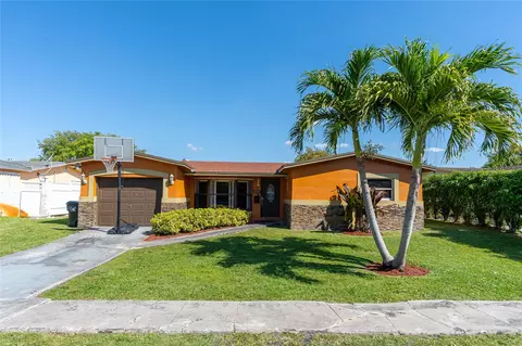 6565 SW 8th Pl, North Lauderdale, FL 33068