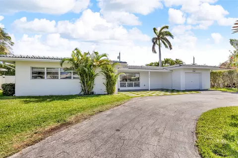1556 SE 7th St, Deerfield Beach, FL 33441