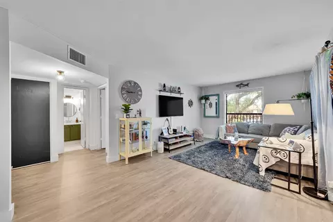 3867 Cocoplum Cir #35110, Coconut Creek, FL 33063