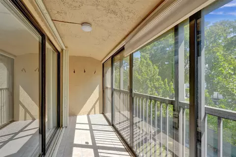 180 SE 7th St #208, Deerfield Beach, FL 33441