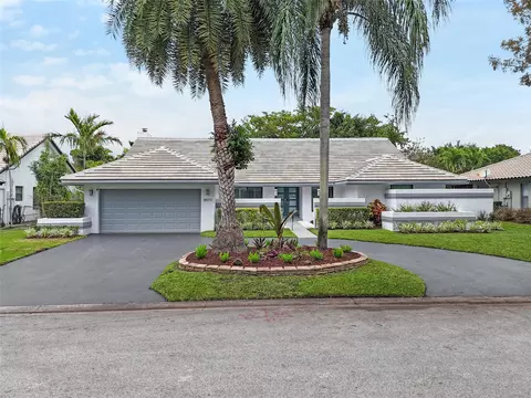 8977 NW 47th Ct, Coral Springs, FL 33067