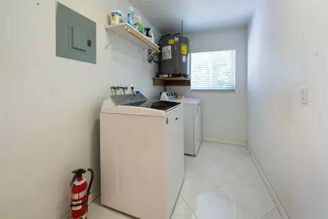 304 N 31st Ct, Hollywood, FL 33021 photo 28