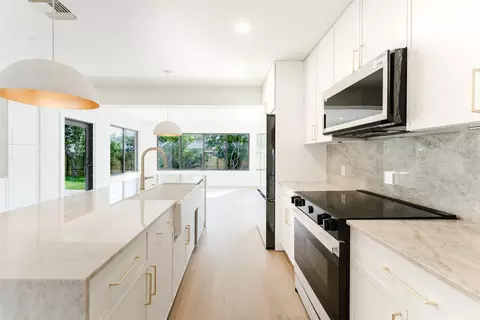 812 SE 9th Ter, Deerfield Beach, FL 33441