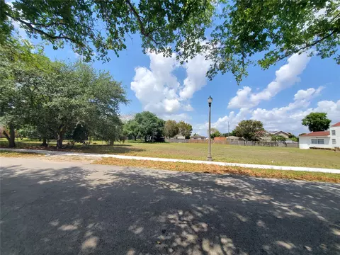 56 SW Sw Ave, Davie, FL 33314