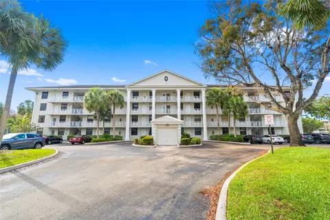 1707 Whitehall Dr #206, Davie, FL 33324