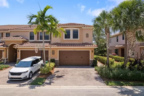 10864 NW 72nd Pl, Parkland, FL 33076