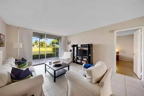 2601 S Course Dr #108, Pompano Beach, FL 33069