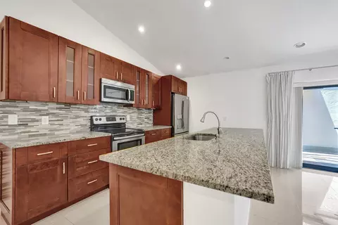 9168 SW 20th St #B, Boca Raton, FL 33428