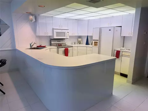 3015 N Ocean Blvd #11J, Fort Lauderdale, FL 33308