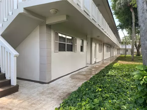 430 SE 2nd Ave #5, Deerfield Beach, FL 33441