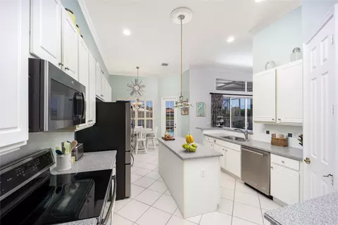 6945 SE Bay Hill Dr, Stuart, FL 34997 photo 9