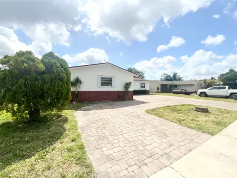 1104 Pinehurst, North Lauderdale, FL 33068 photo 4