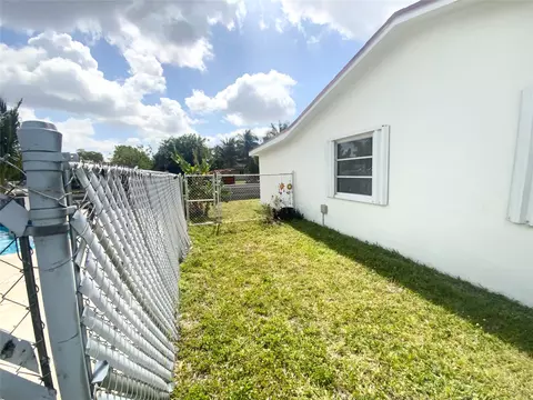 1104 Pinehurst, North Lauderdale, FL 33068 photo 5