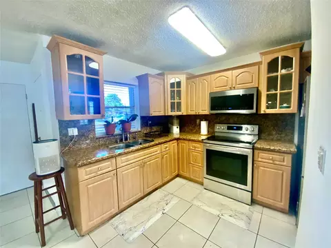 1104 Pinehurst, North Lauderdale, FL 33068 photo 18