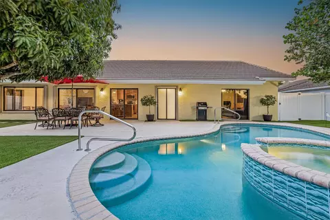 21111 Escondido Way, Boca Raton, FL 33433