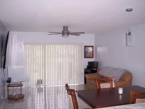 600 NE 2nd St #208, Dania Beach, FL 33004