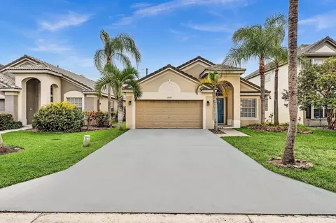 5837 N Plum Bay Pkwy, Tamarac, FL 33321