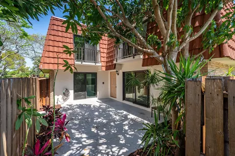 3100 Spanish Wells Dr #B, Delray Beach, FL 33445