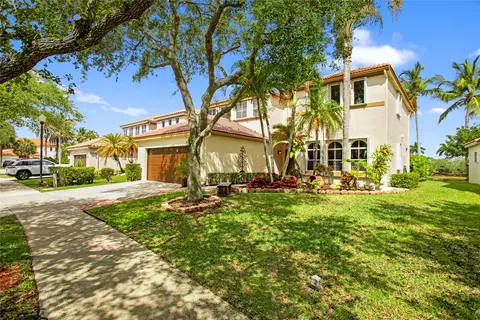 372 Carrington Dr, Weston, FL 33326