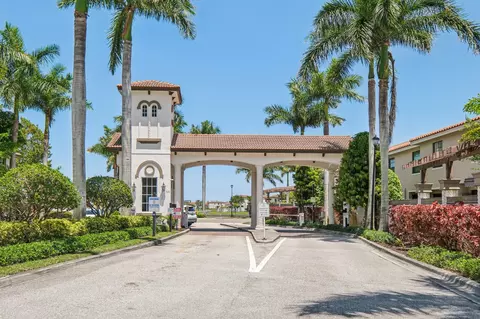 1009 Kapok Ln, Riviera Beach, FL 33410