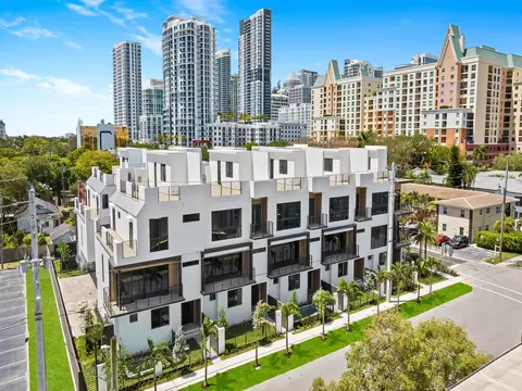 808 NE 2nd St #808, Fort Lauderdale, FL 33301
