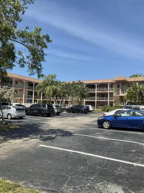 100 SE 6th Ave #206, Pompano Beach, FL 33060