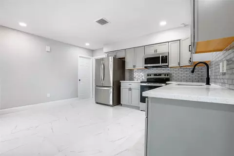 461 SE 3rd Ave, Pompano Beach, FL 33060 photo 8