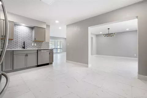 461 SE 3rd Ave, Pompano Beach, FL 33060 photo 9