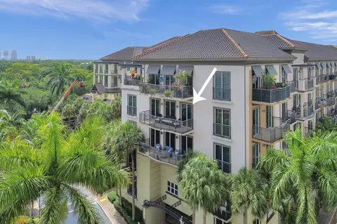 2633 NE 14th Ave #400, Wilton Manors, FL 33334